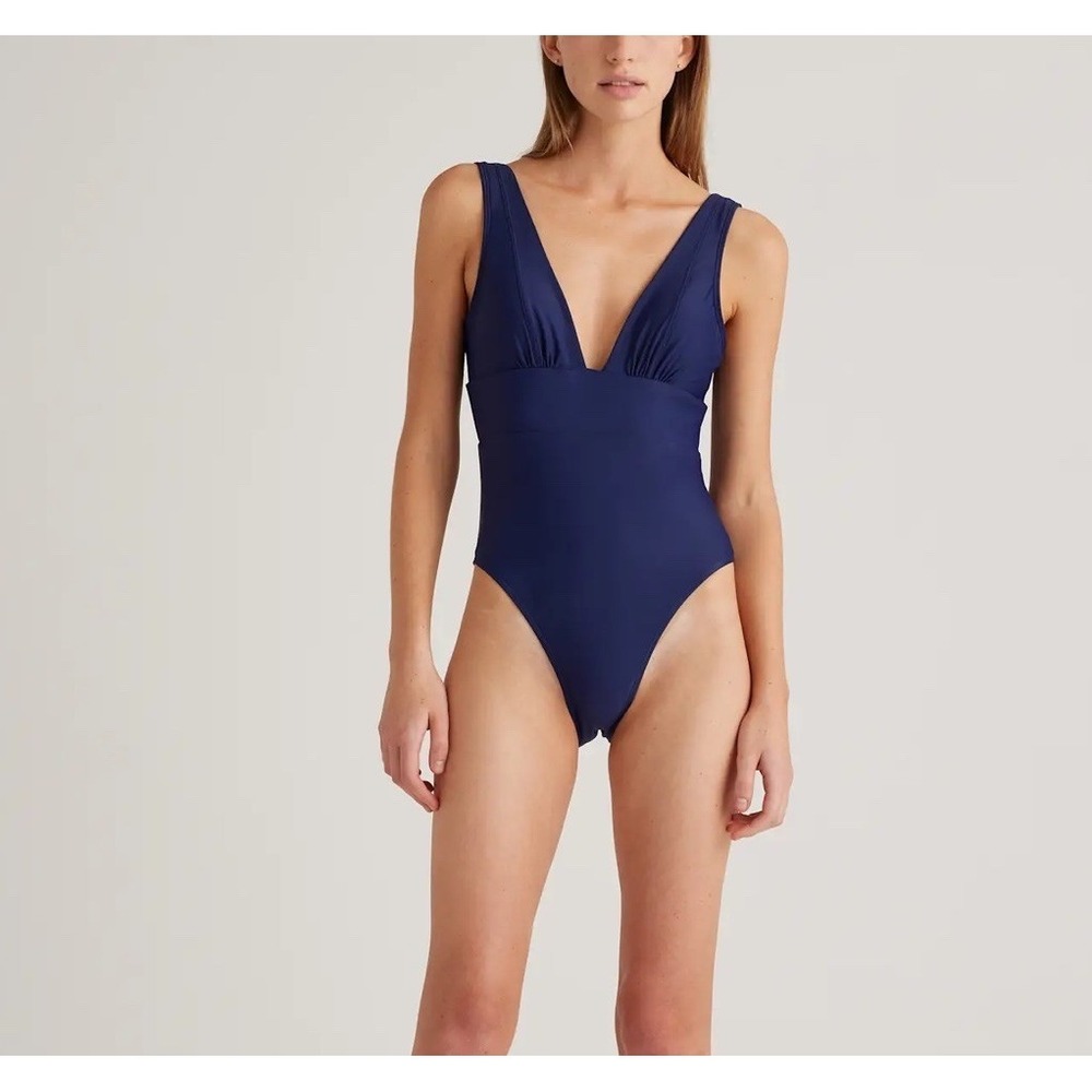 NWT Quince Deep Navy Italian Plunge One-Piece Swimsuit Size Medium‎